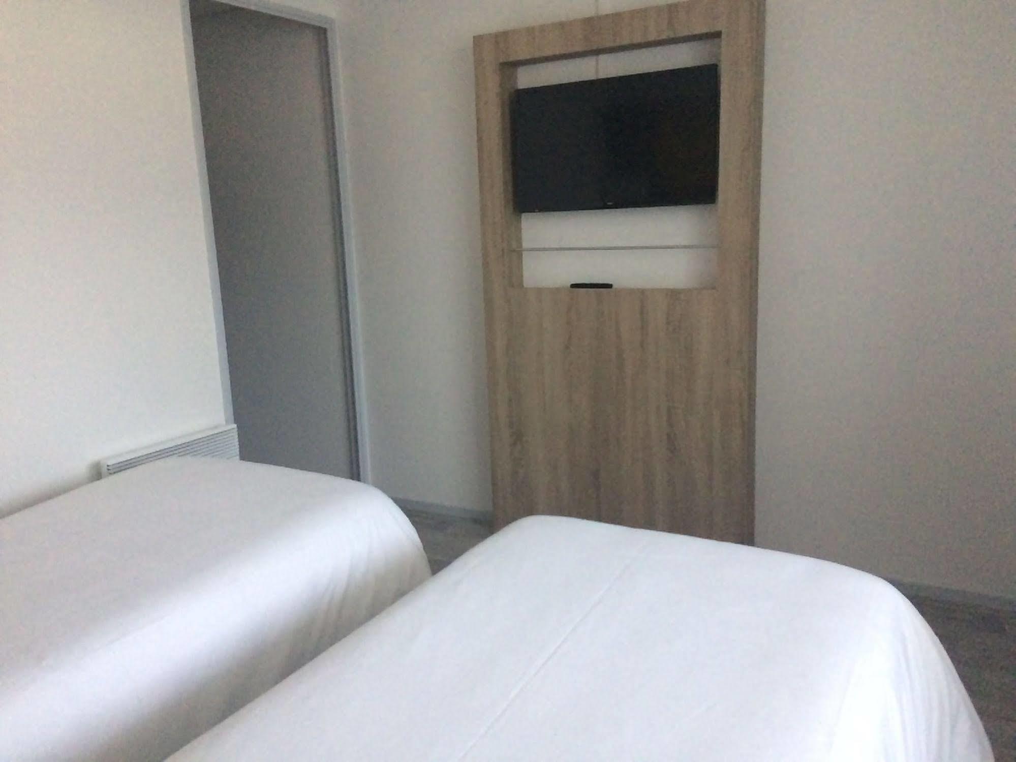 Brit Hotel Confort Morlaix Saint-Martin-des-Champs  Exterior foto